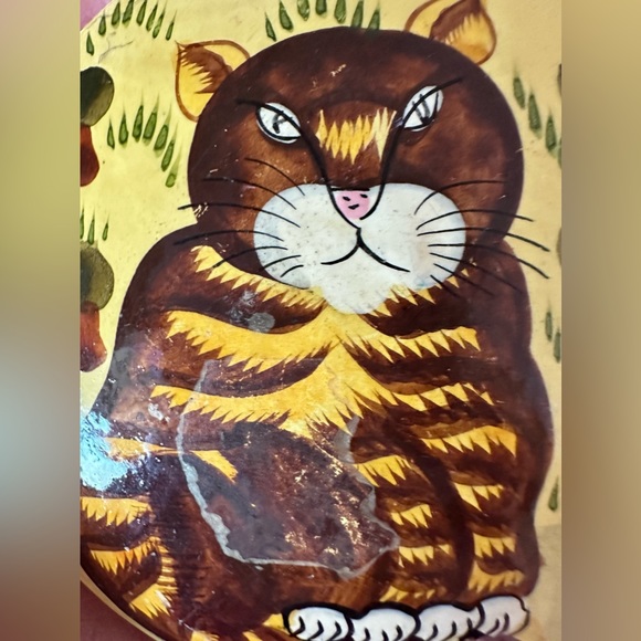 Hand Painted Calico Cat Trinket Box w/notched lid. Made in India. - Picture 9 of 10